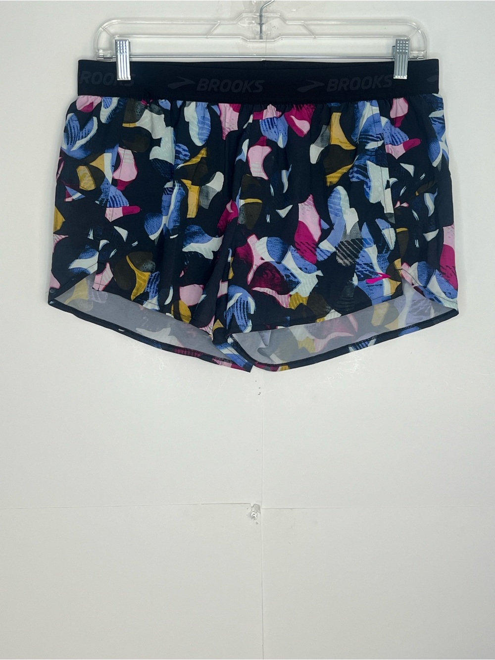 Brooks Womens Chaser 3" Shorts Size XL